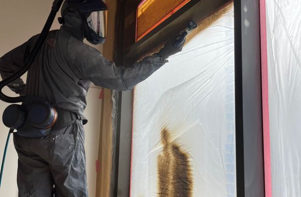 Repair and refinish aluminum window frames Leusden