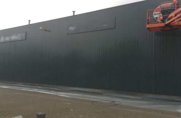 Recoating façade Bakker Bedrijfswagens Lelystad